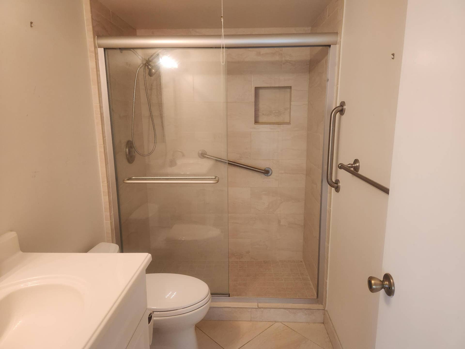 259 Primary bathroom