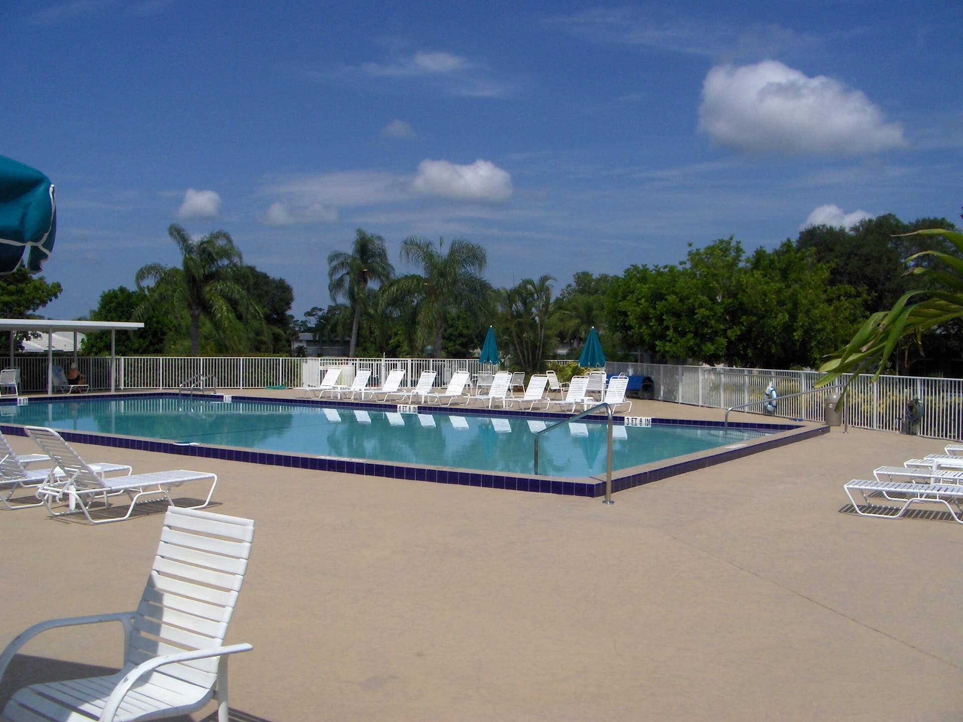 Little Club Pool