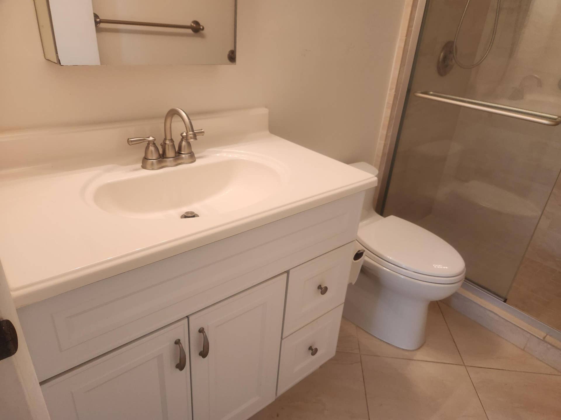 259 Primary bathroom 2
