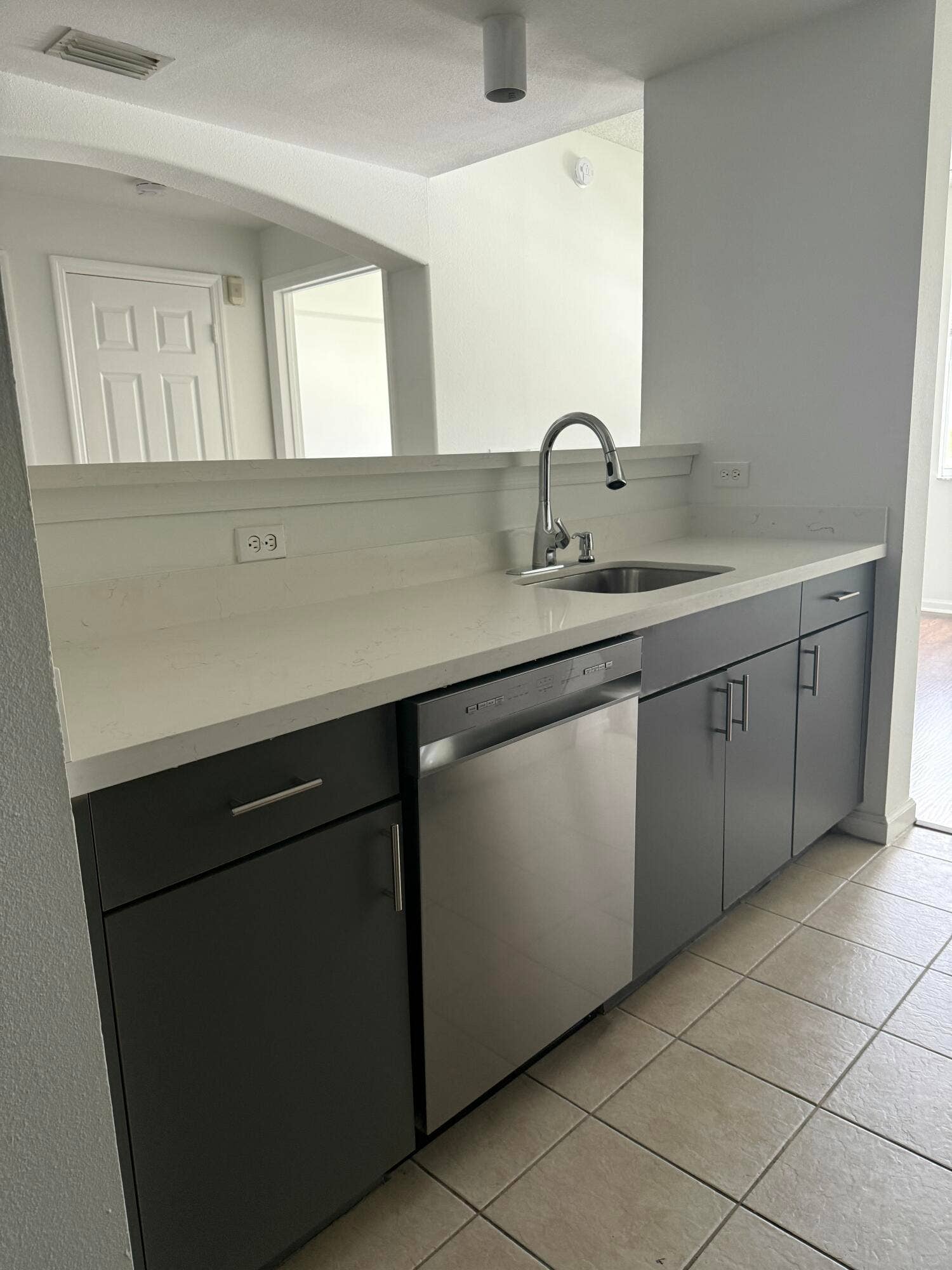 533 NE 3rd Avenue, #Apt 541, Fort Lauderdale, FL 33301 Updated Kitchen