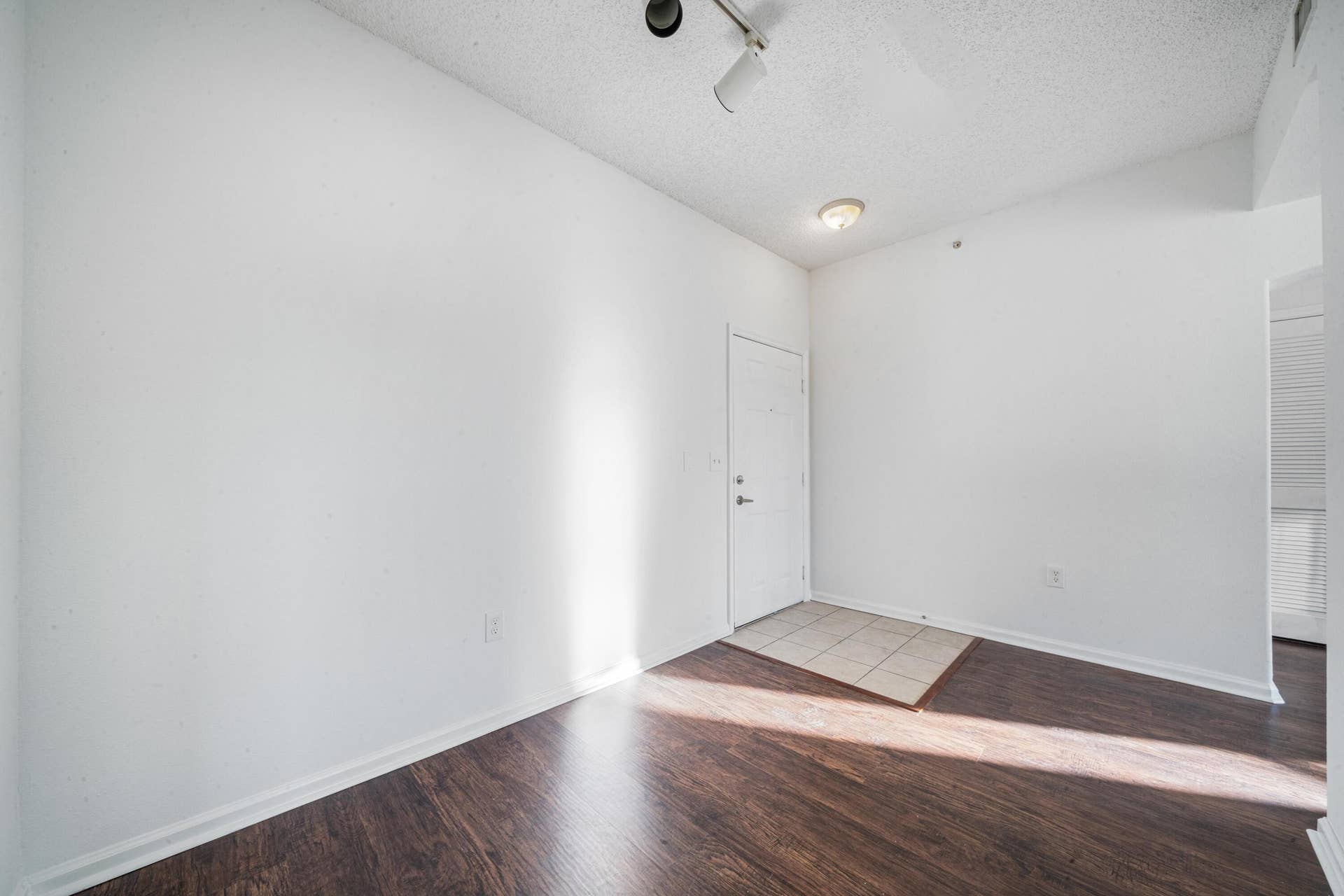 533 NE 3rd Avenue, #Apt 541, Fort Lauderdale, FL 33301 533 NE 3rd Ave #541 - 11