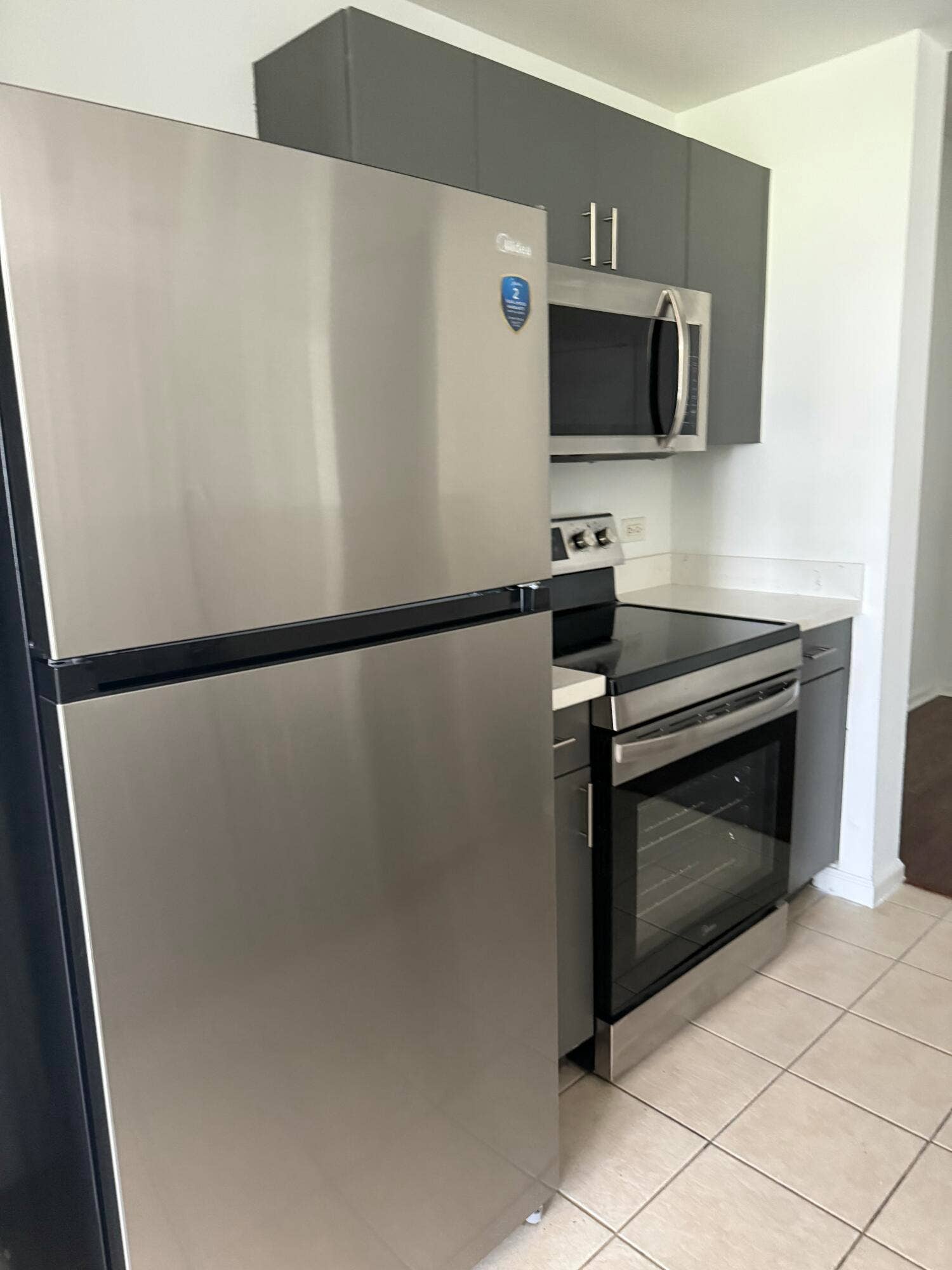 533 NE 3rd Avenue, #Apt 541, Fort Lauderdale, FL 33301 Updated Kitchen