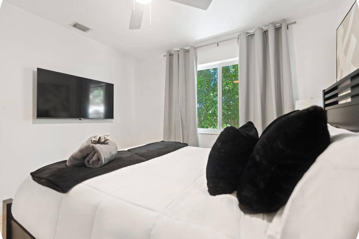 Bedroom_1_View_2