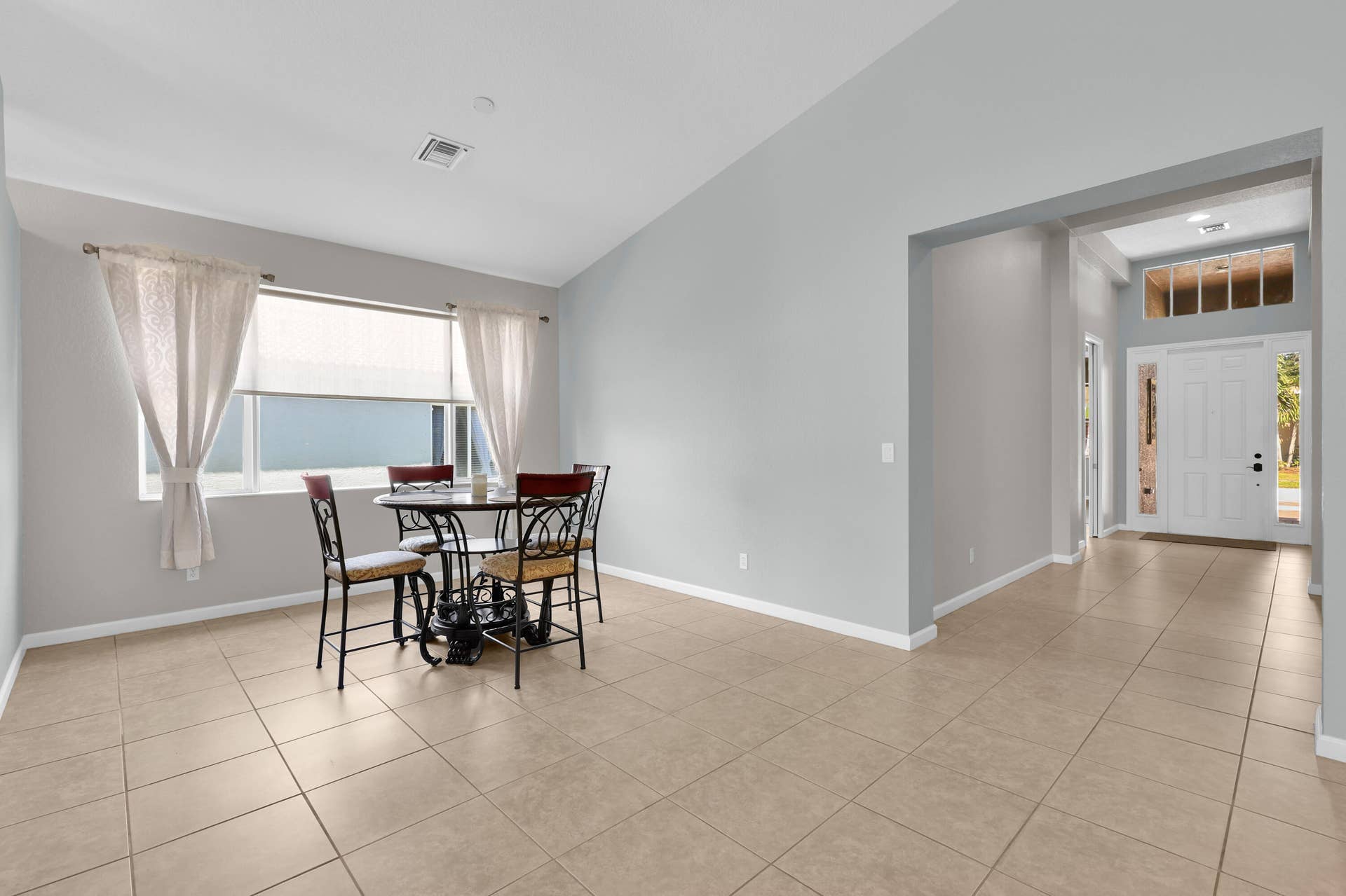 2165 Newport Isles Boulevard, Port St Lucie, FL 34953 Dining/ Entry View