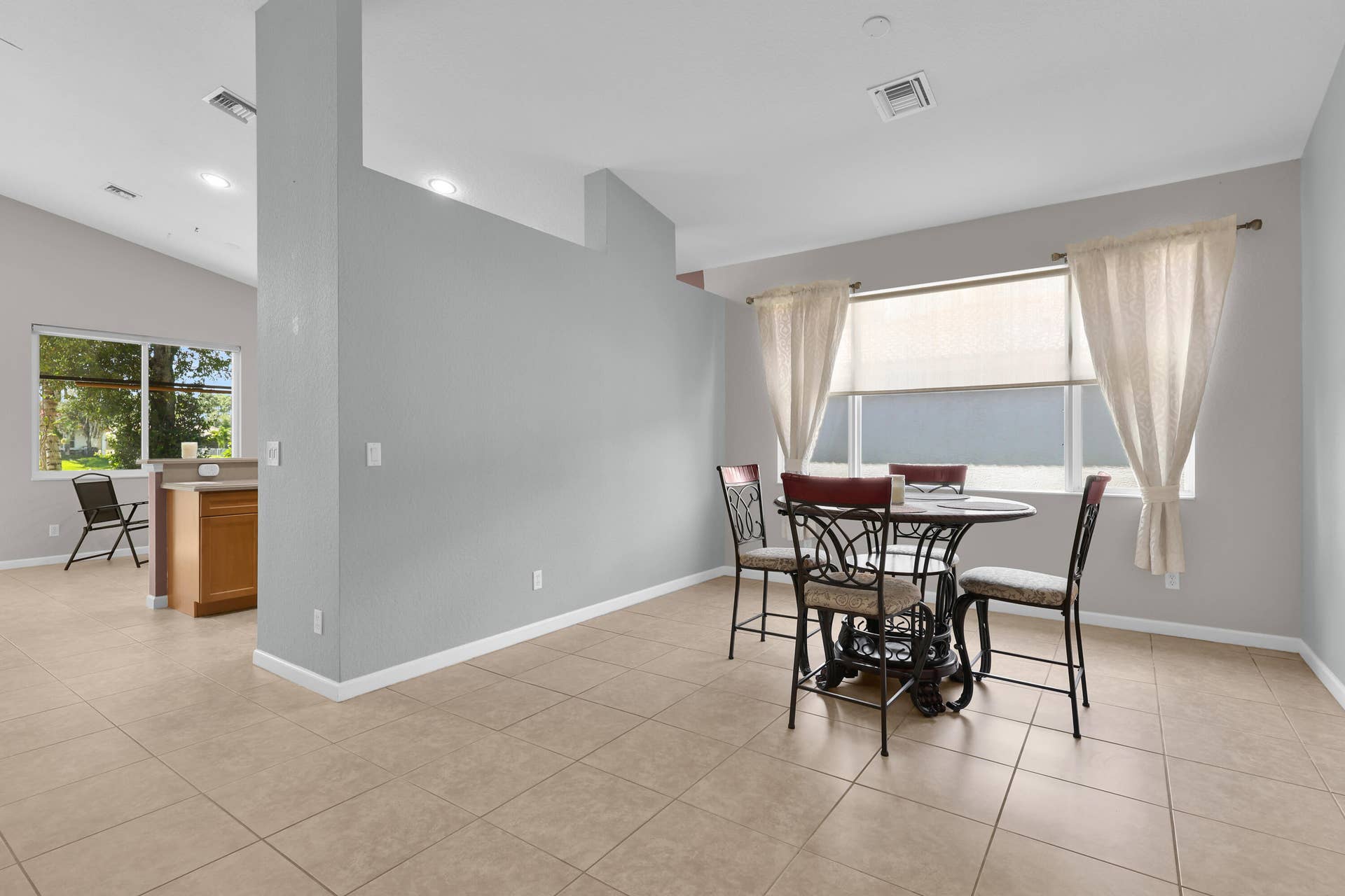 2165 Newport Isles Boulevard, Port St Lucie, FL 34953 Dining Area