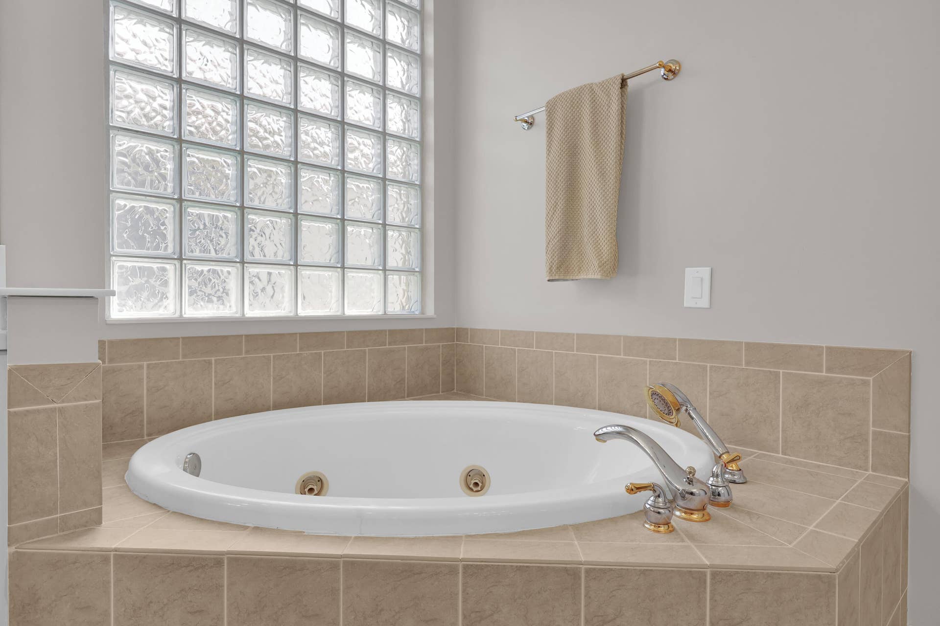 2165 Newport Isles Boulevard, Port St Lucie, FL 34953 Primary Bathroom