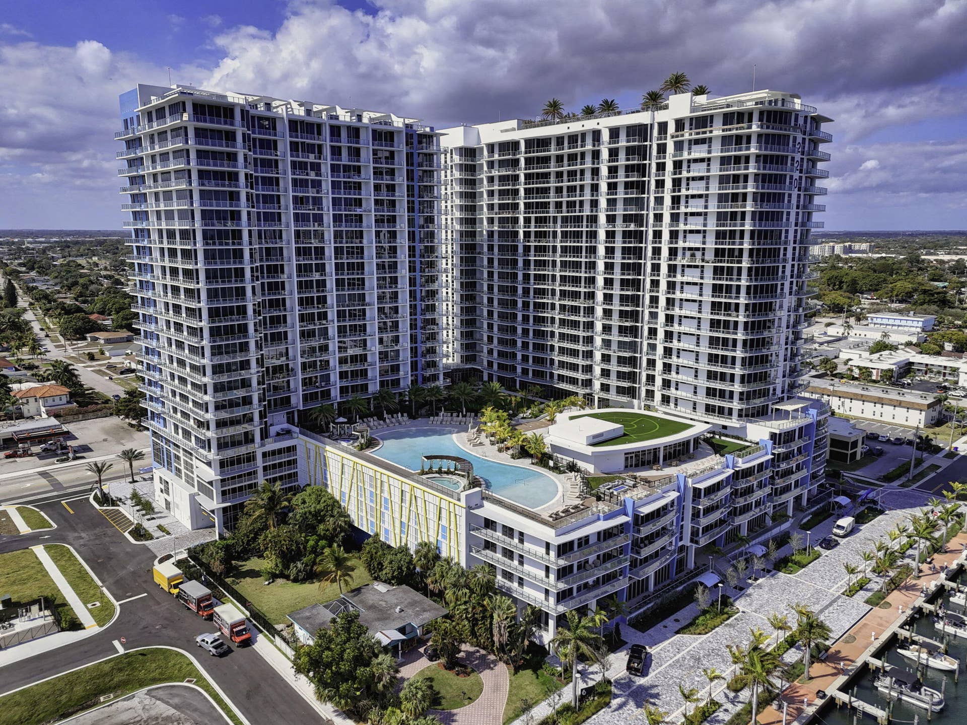220 Lake Shore Drive, #609, Lake Park, FL 33403 1
