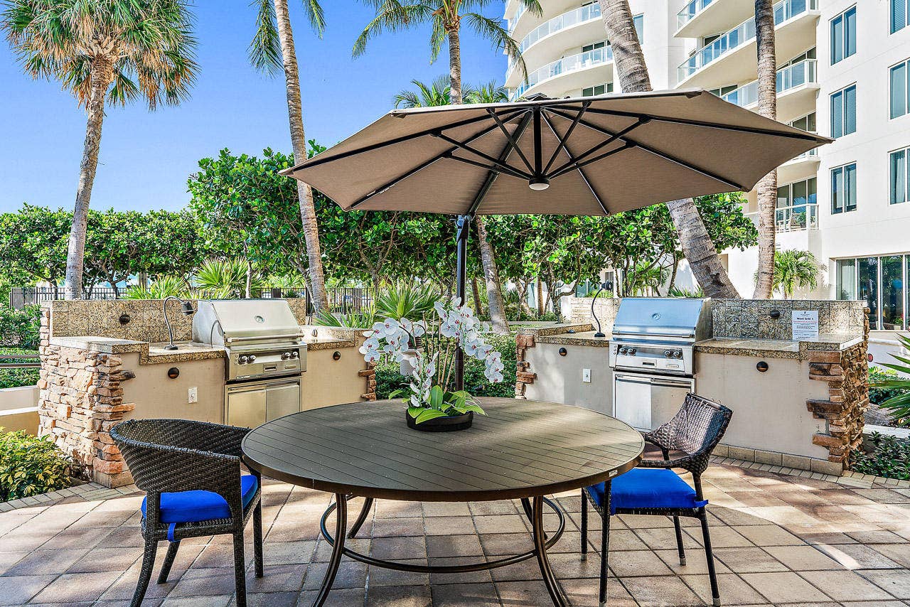 2700 N Ocean Drive, #801b, Singer Island, FL 33404 Grilling Area