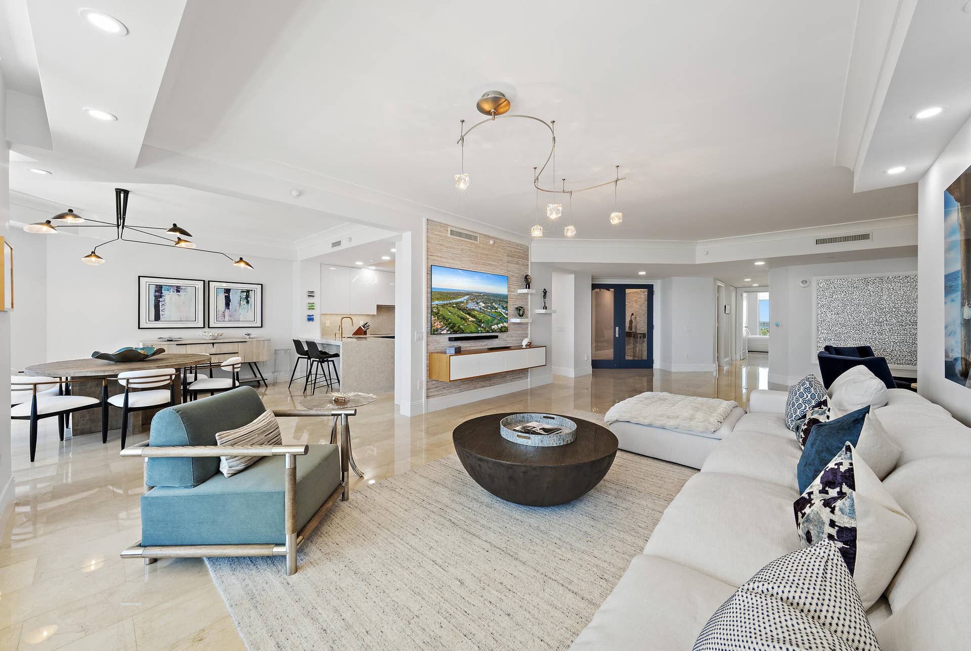 2700 N Ocean Drive, #801b, Singer Island, FL 33404 Great Living Room