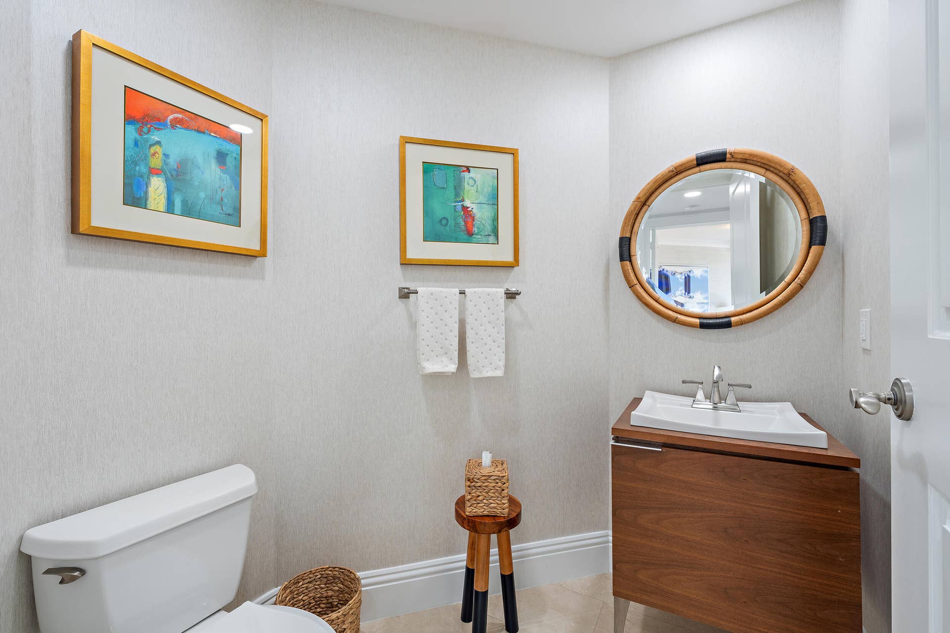 2700 N Ocean Drive, #801b, Singer Island, FL 33404 Powder Room