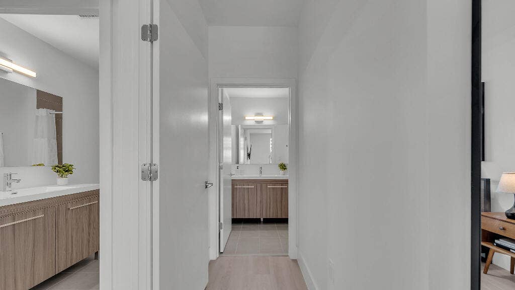501 N Dixie Highway, #108A, Hallandale Beach, FL 33009 42612_09_image-196649_09.28.2026