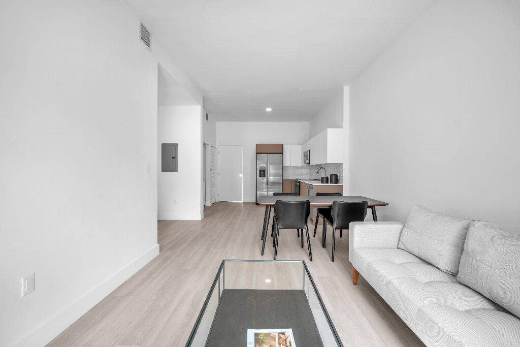 501 N Dixie Highway, #108A, Hallandale Beach, FL 33009 42612_02_image-196641_09.28.2026