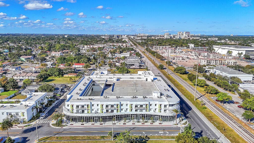 501 N Dixie Highway, #108A, Hallandale Beach, FL 33009 42612_14_image-196654_09.28.2026