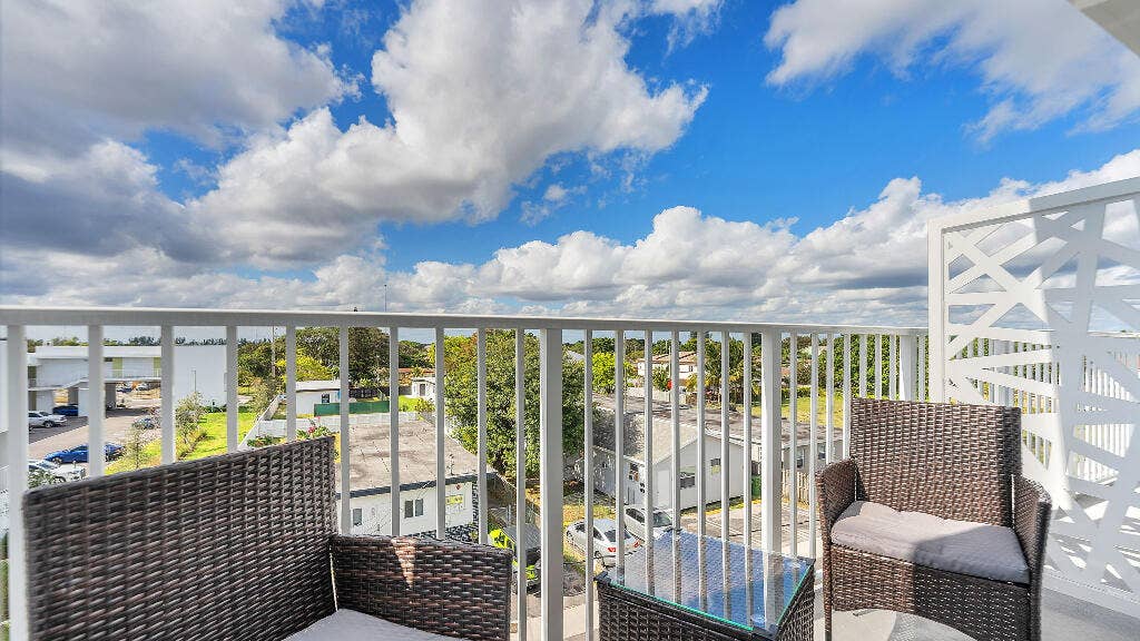 501 N Dixie Highway, #108A, Hallandale Beach, FL 33009 42612_10_image-196650_09.28.2026