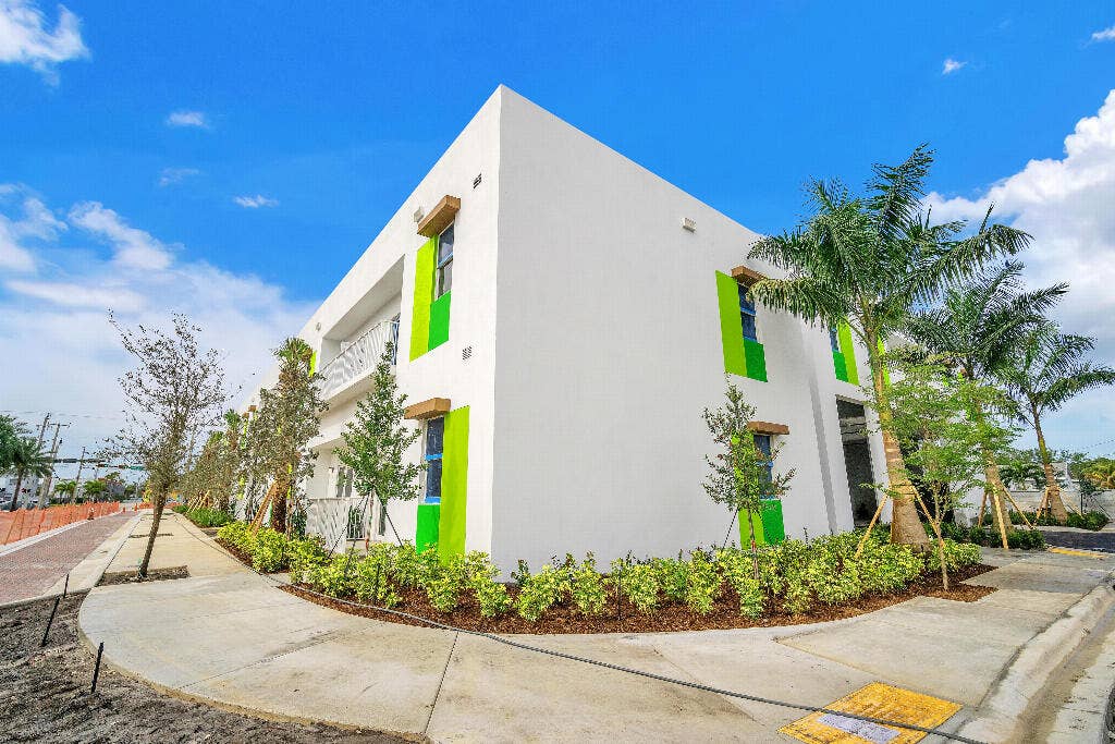 501 N Dixie Highway, #108A, Hallandale Beach, FL 33009 42612_15_image-196655_09.28.2026