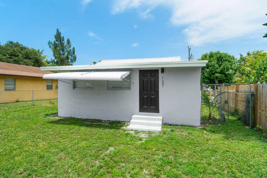Property photo for 137 SW 9TH Avenue, Delray Beach, FL
