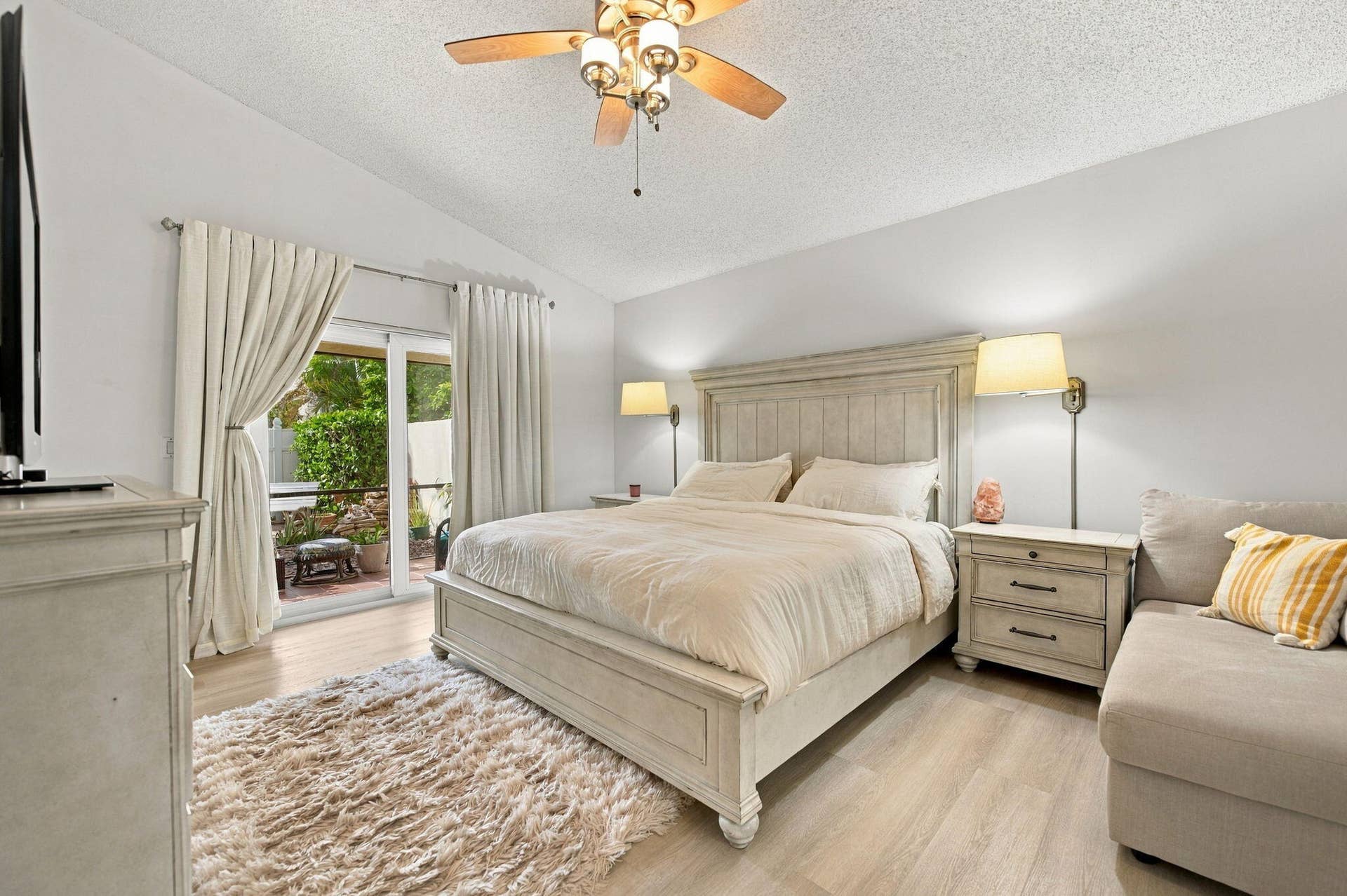 17-web-or-mls-10269-islander-dr