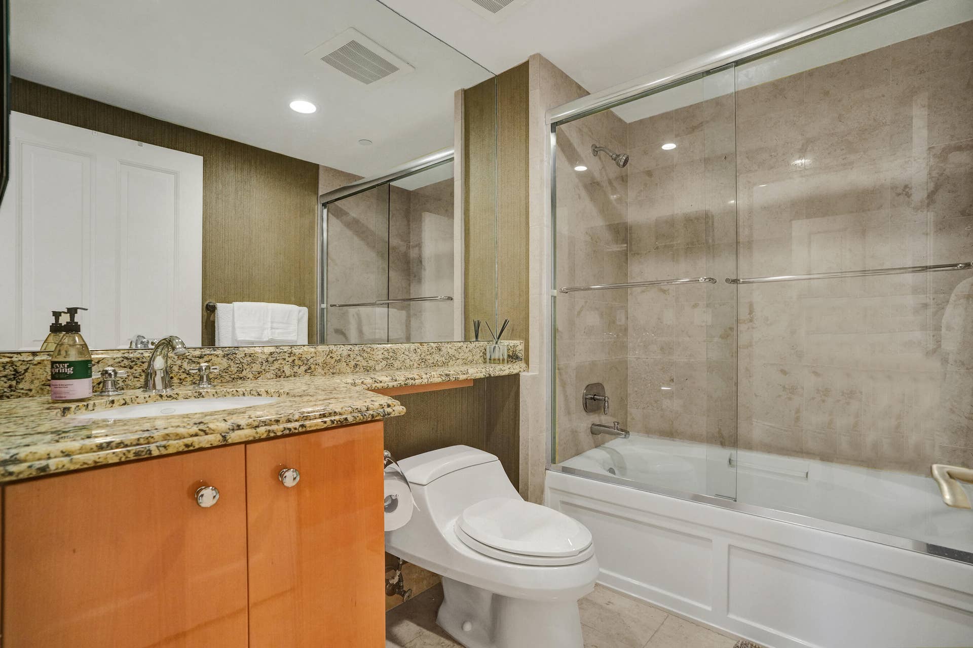 17875 COLLINS Avenue, #3103, Sunny Isles Beach, FL 33160 IMG_7997