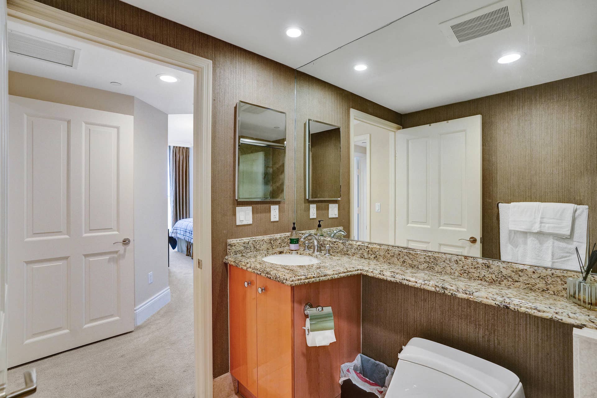 17875 COLLINS Avenue, #3103, Sunny Isles Beach, FL 33160 IMG_7998