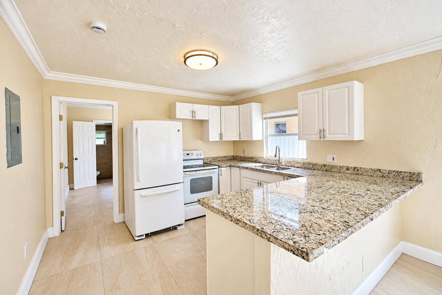 Bright Modern L-Shaped Kitchen