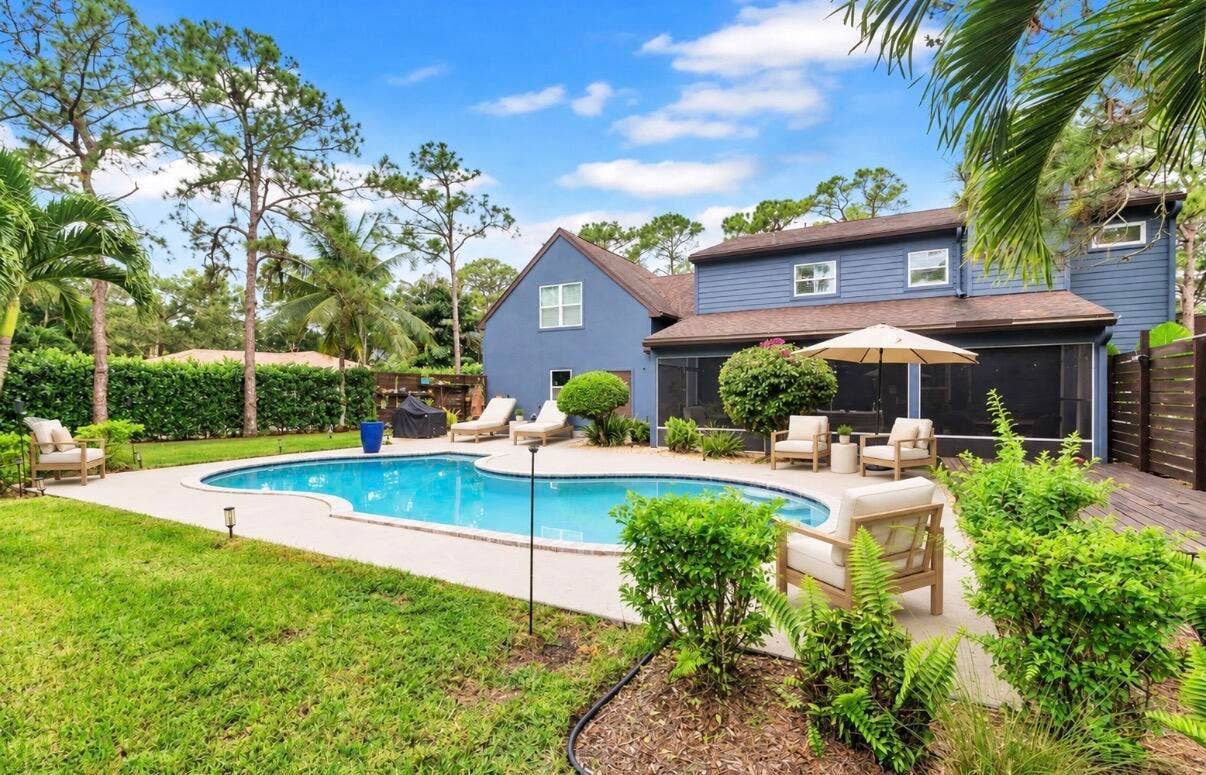 Trlwd backyard