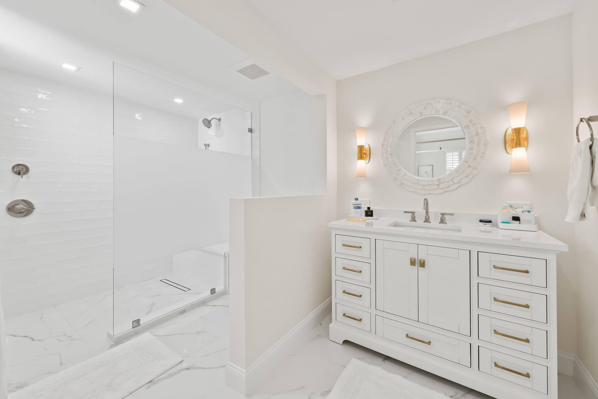 2150 S Ocean Boulevard, #5B, Delray Beach, FL 33483 Guest Bath ensuite