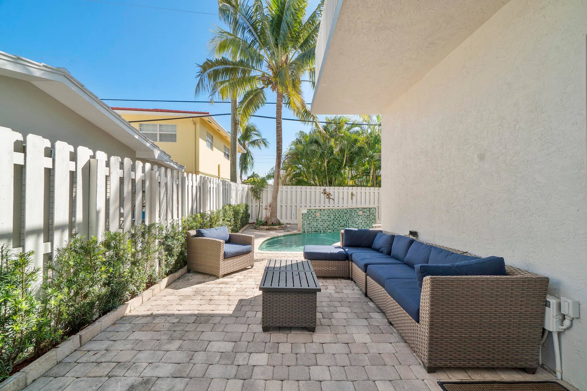 4218 Sea Grape Drive, Lauderdale By The Sea, FL 33308 4218 Sea Grape Dr_11