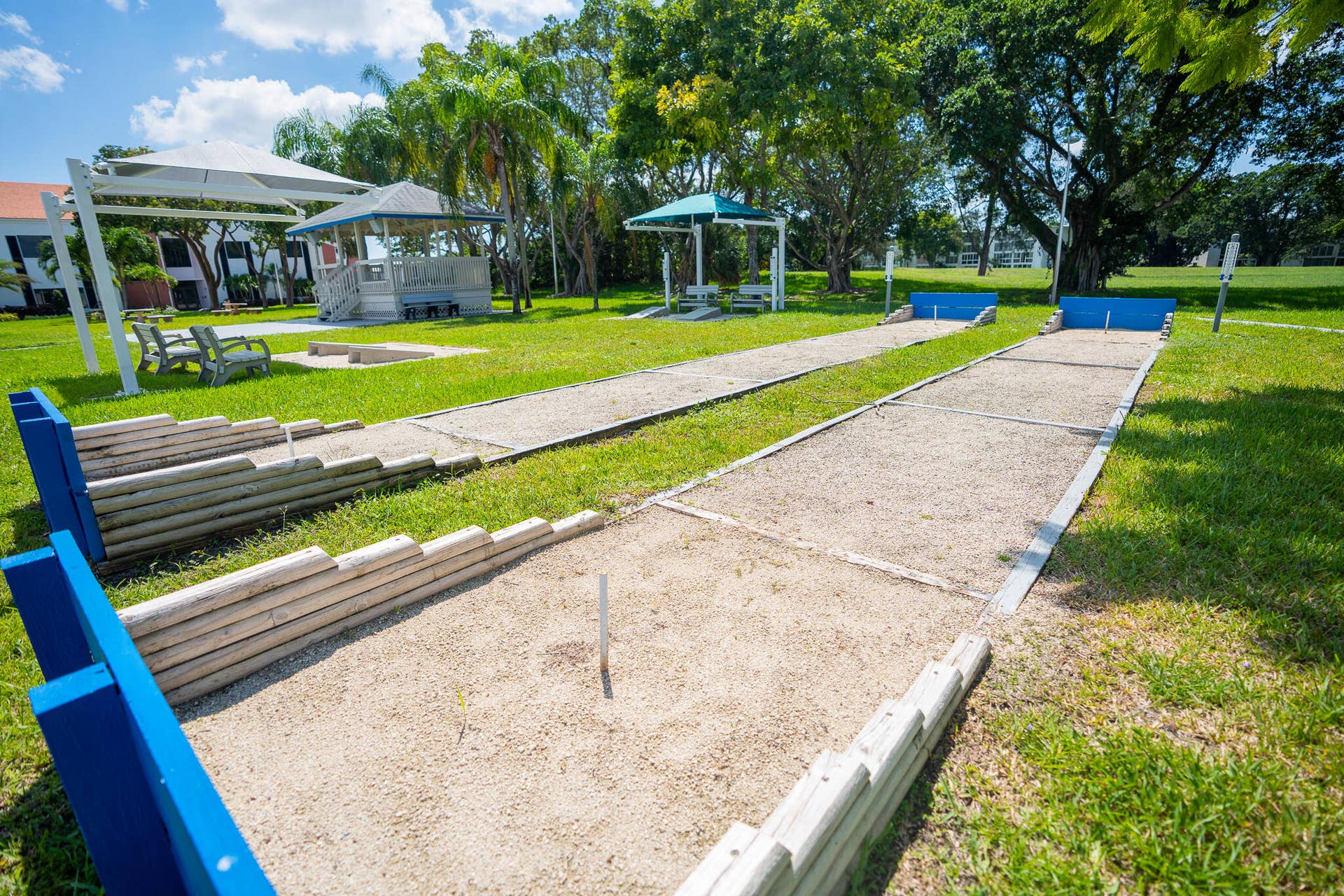 HORSESHOES