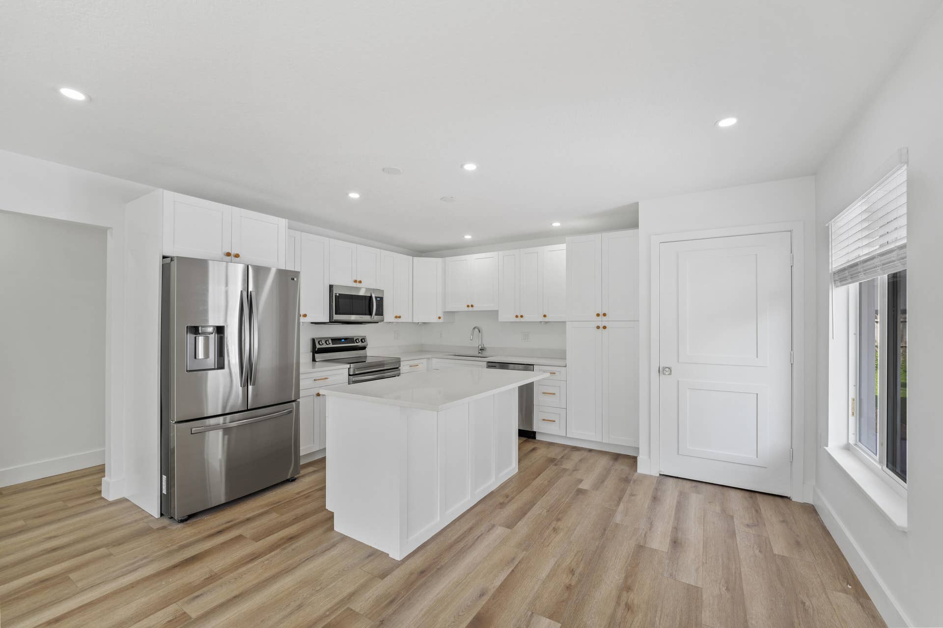 1279 Beach Road, #2, Riviera Beach, FL 33404 08-DSC02180