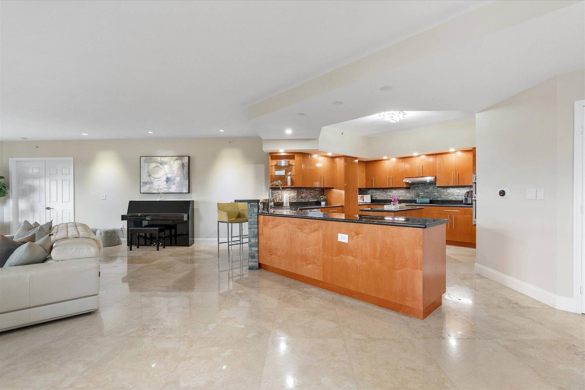 23-615 Bayshore Dr 603_023