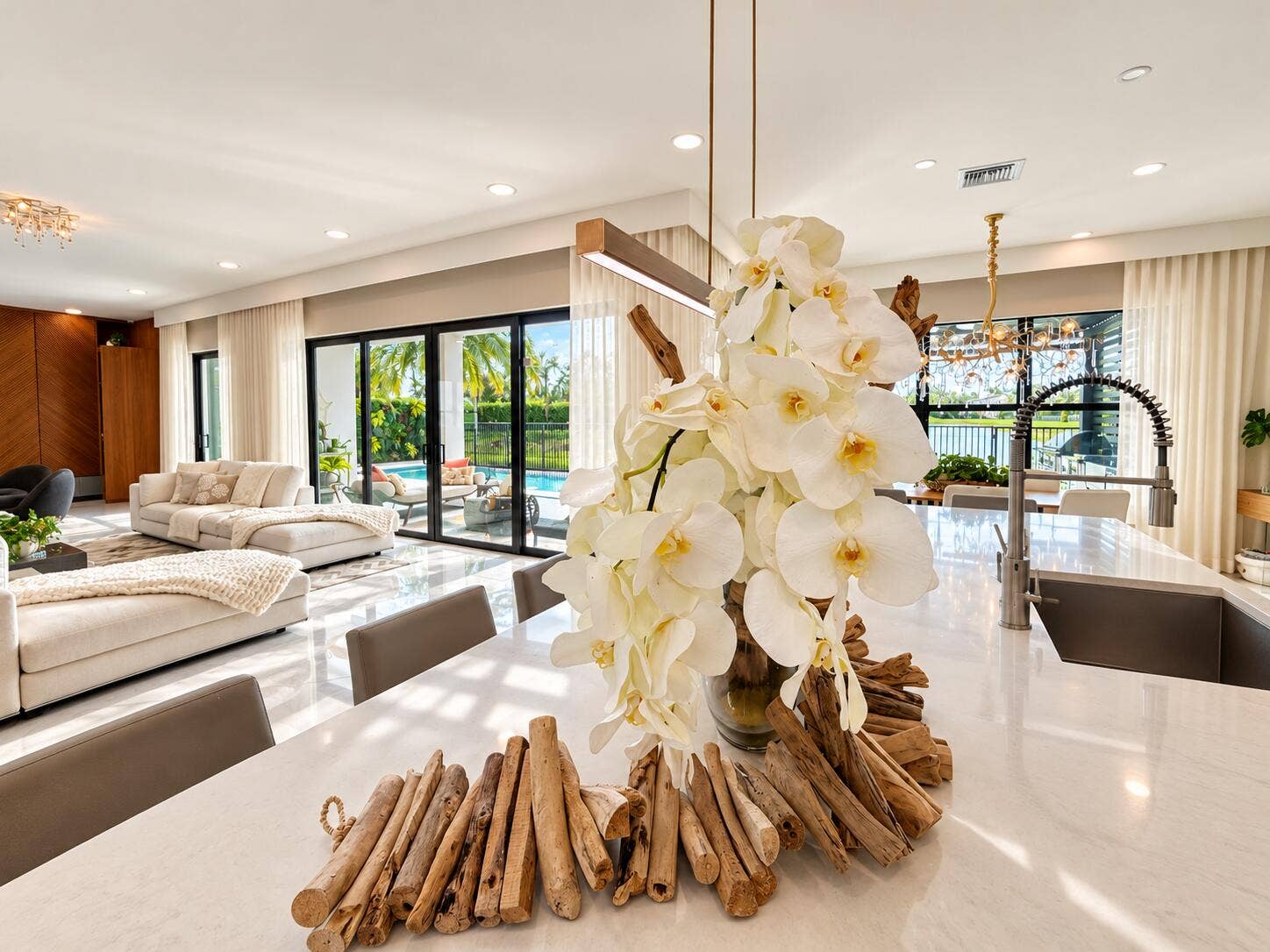 17119 Aquavera Way, Boca Raton, FL 33496 Kitchen Island