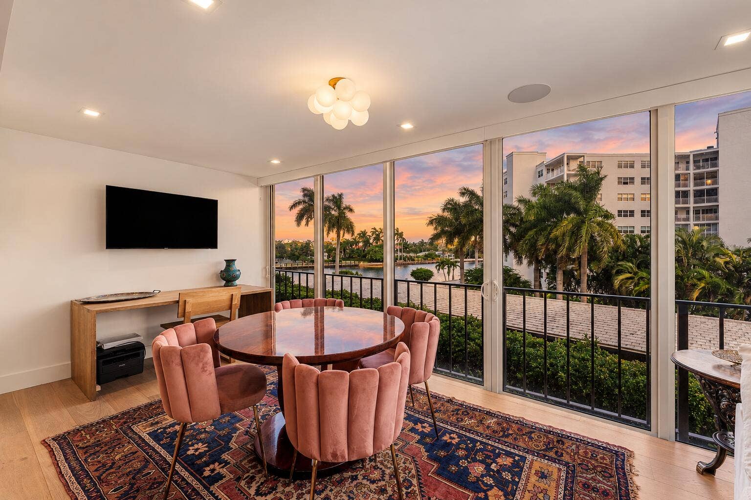 50 East Road, #3C, Delray Beach, FL 33483 Dining