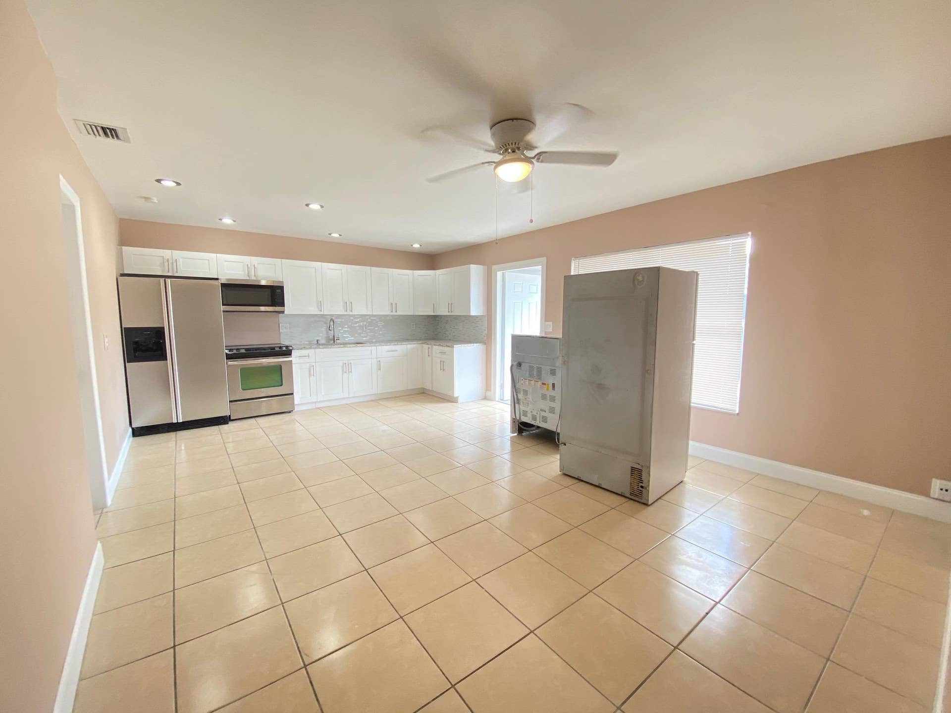 16 NE 9th Avenue, Deerfield Beach, FL 33441 Open Floor Plan