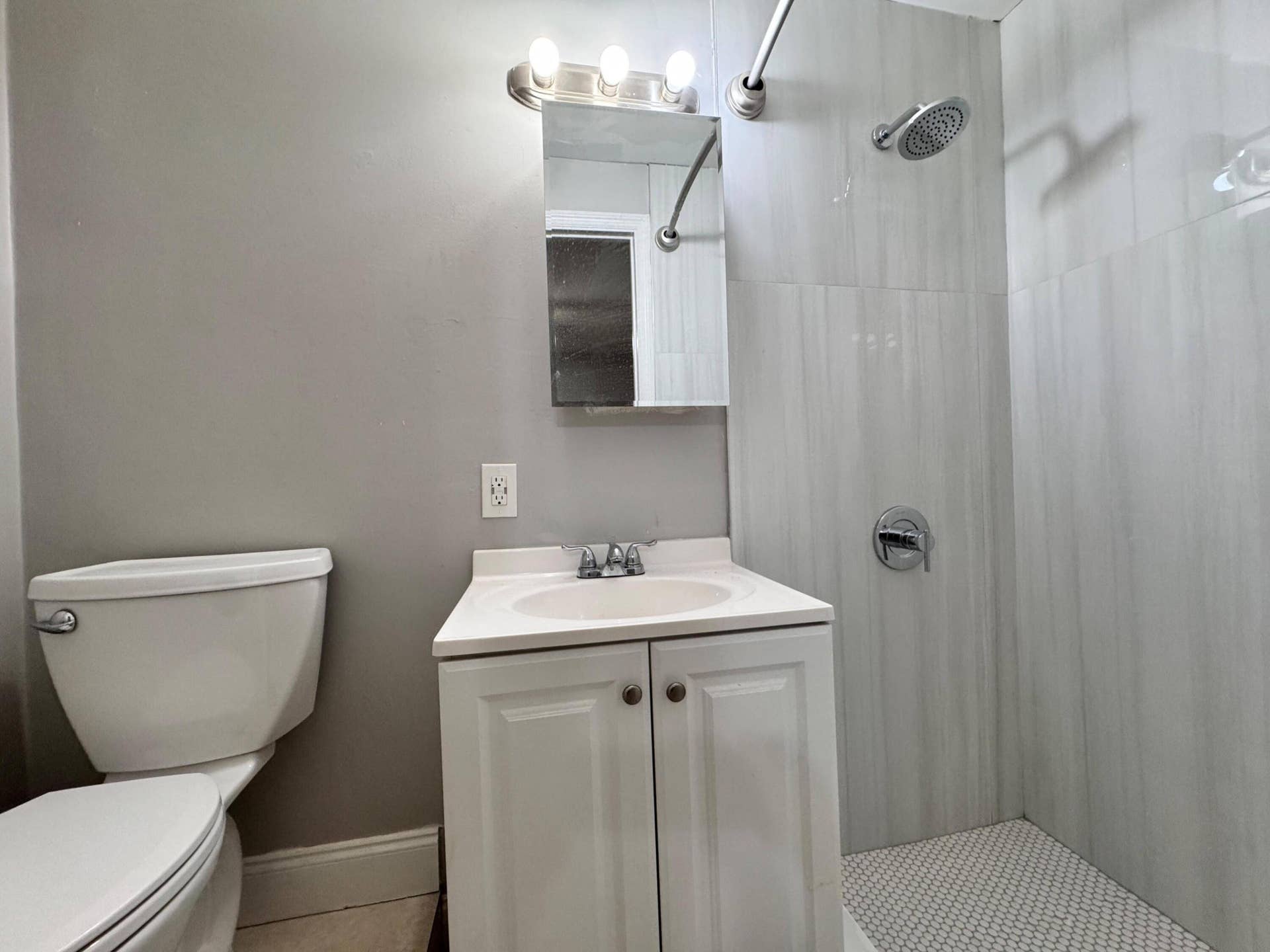 16 NE 9th Avenue, Deerfield Beach, FL 33441 Master Bathroom