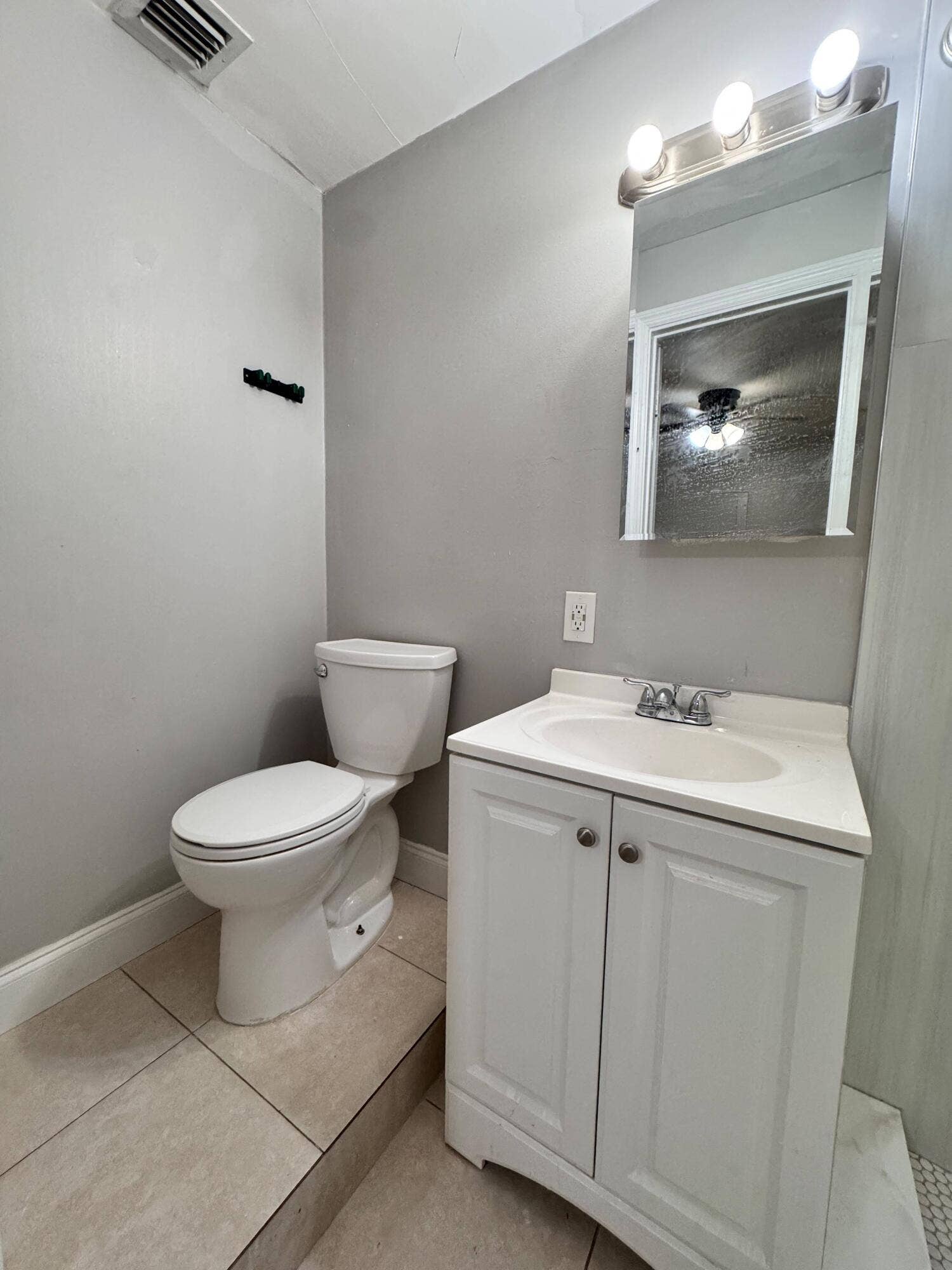 16 NE 9th Avenue, Deerfield Beach, FL 33441 Master Bathroom