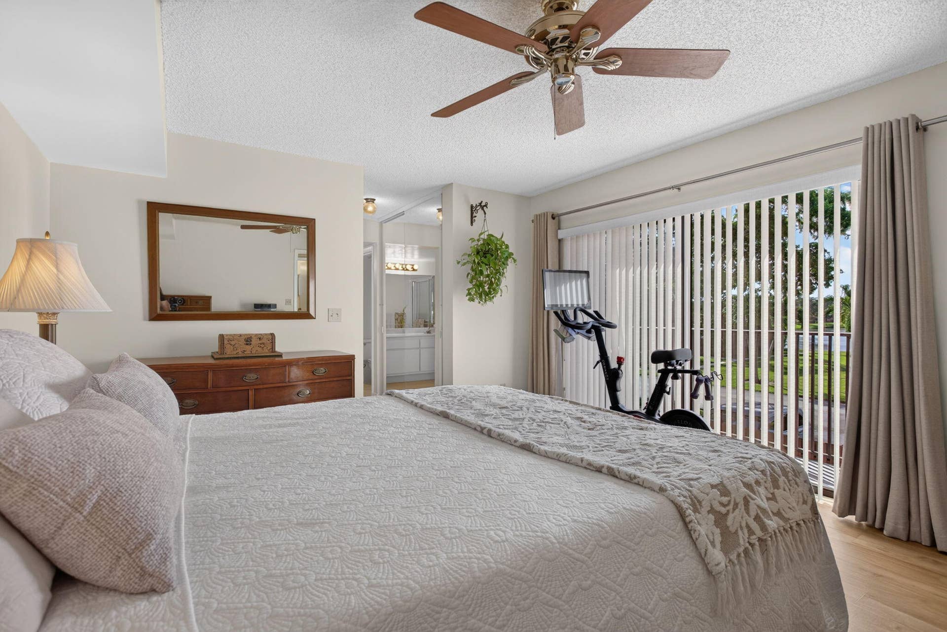 5551 NW 61ST Place, Tamarac, FL 33319 23-web-or-mls-5551-25
