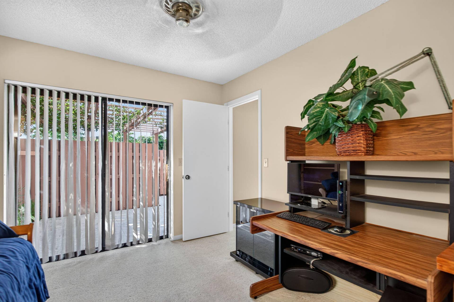 5551 NW 61ST Place, Tamarac, FL 33319 21-web-or-mls-5551-23