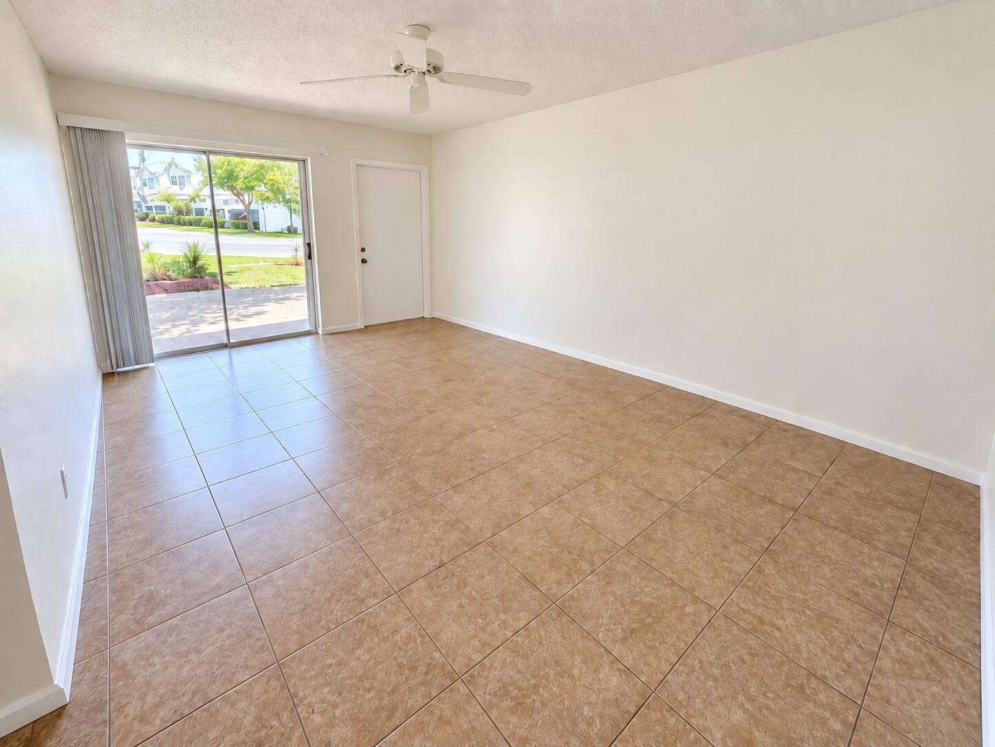 2C889BE3-4319-4DC5-97DC-9DA7784F7375