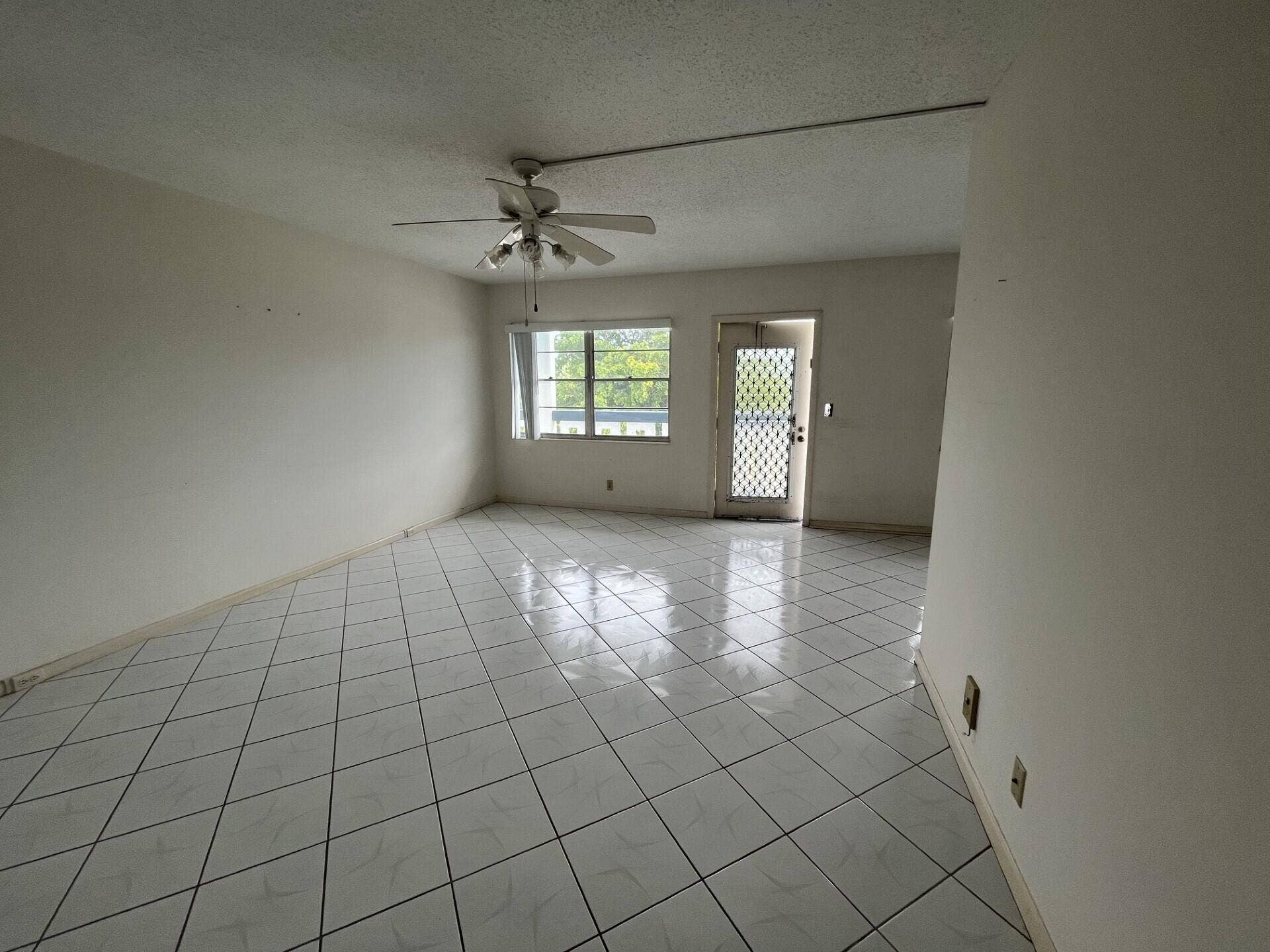4006 FARNHAM N, #4006, Deerfield Beach, FL 33442 bd79e122-aaea-4844-911f-66591609a3b1