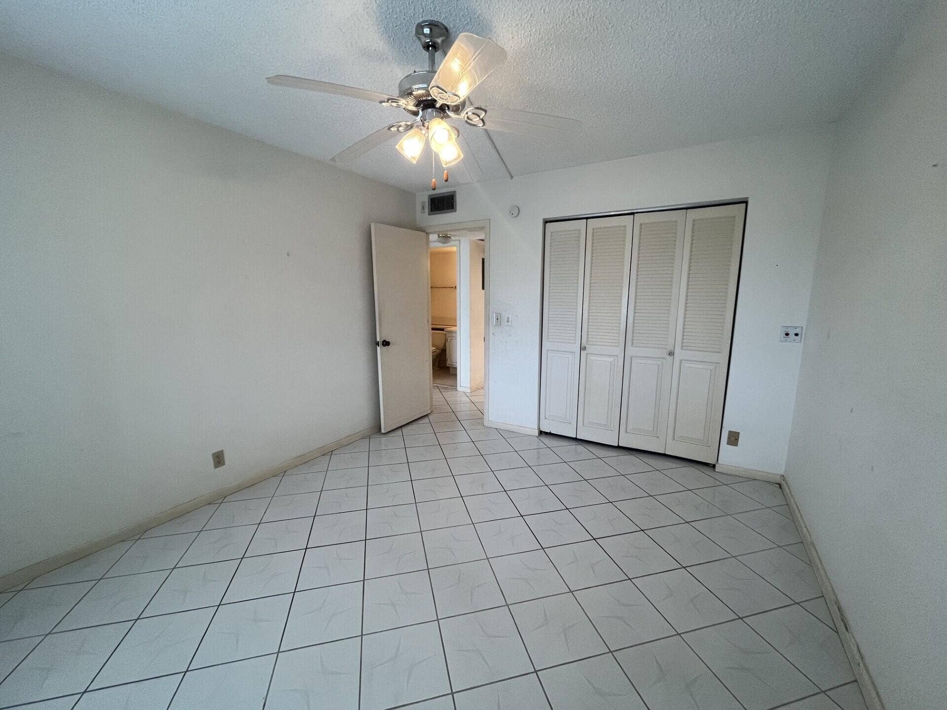 4006 FARNHAM N, #4006, Deerfield Beach, FL 33442 c69720ac-6952-45a6-8bdb-01cc47cdaeae