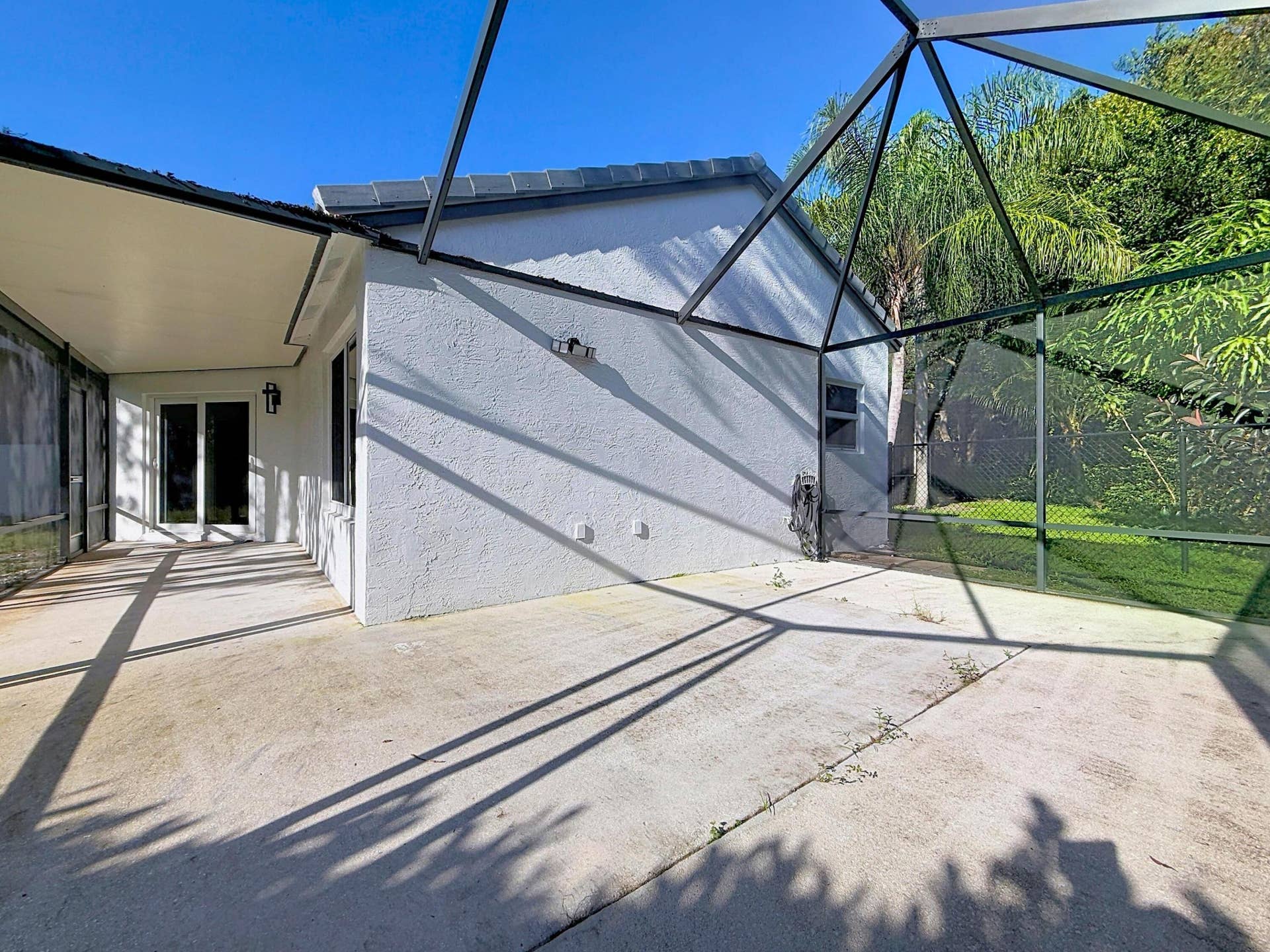 Screeded Patio overlooking the preserve!