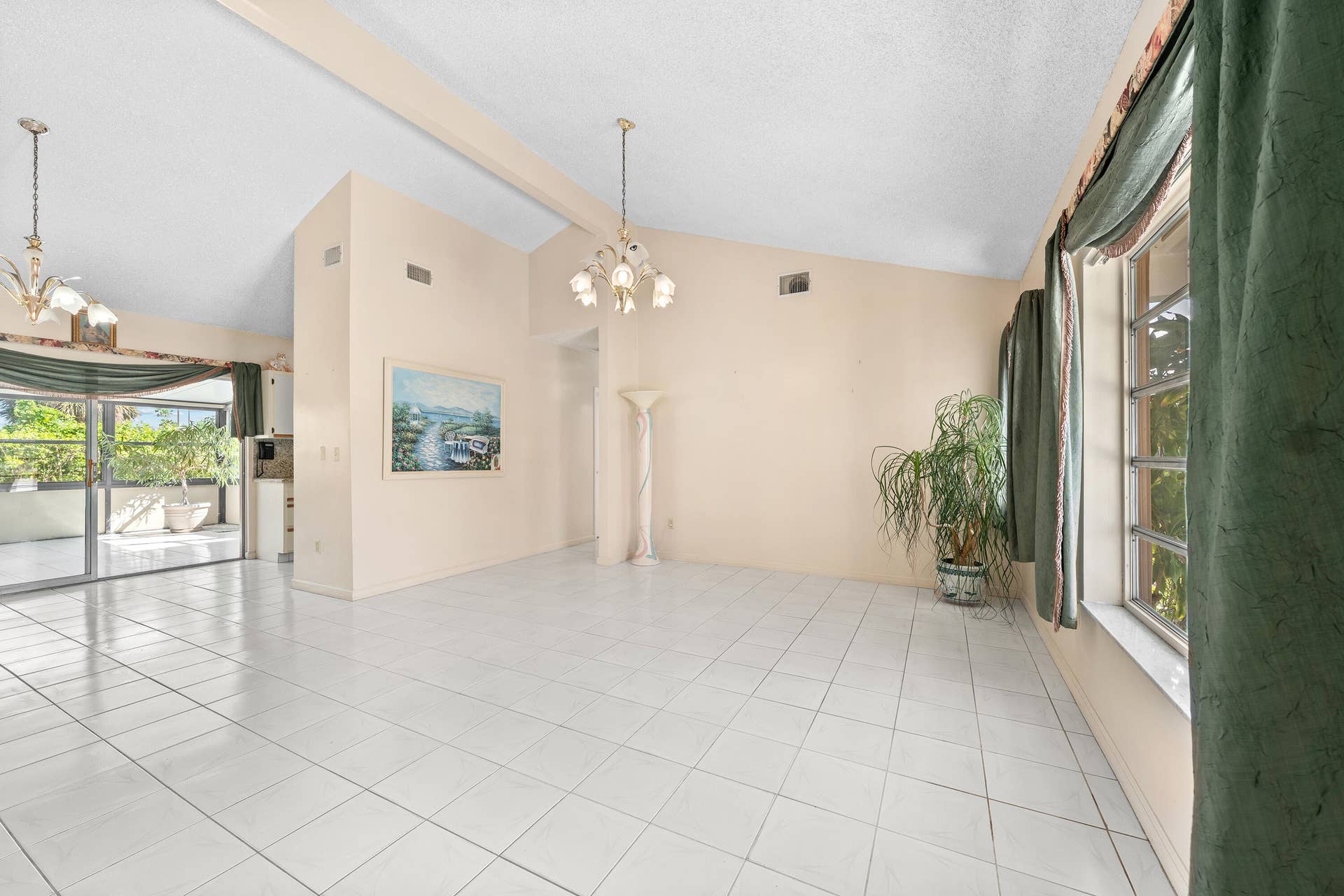 LIVINGROOM