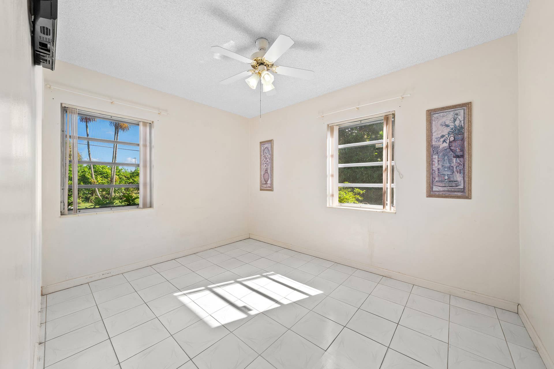 BEDROOM #1