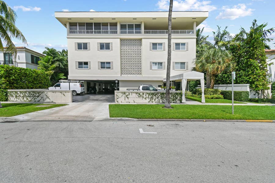 Property photo for 227 Brazilian Avenue, #2H, Palm Beach, FL