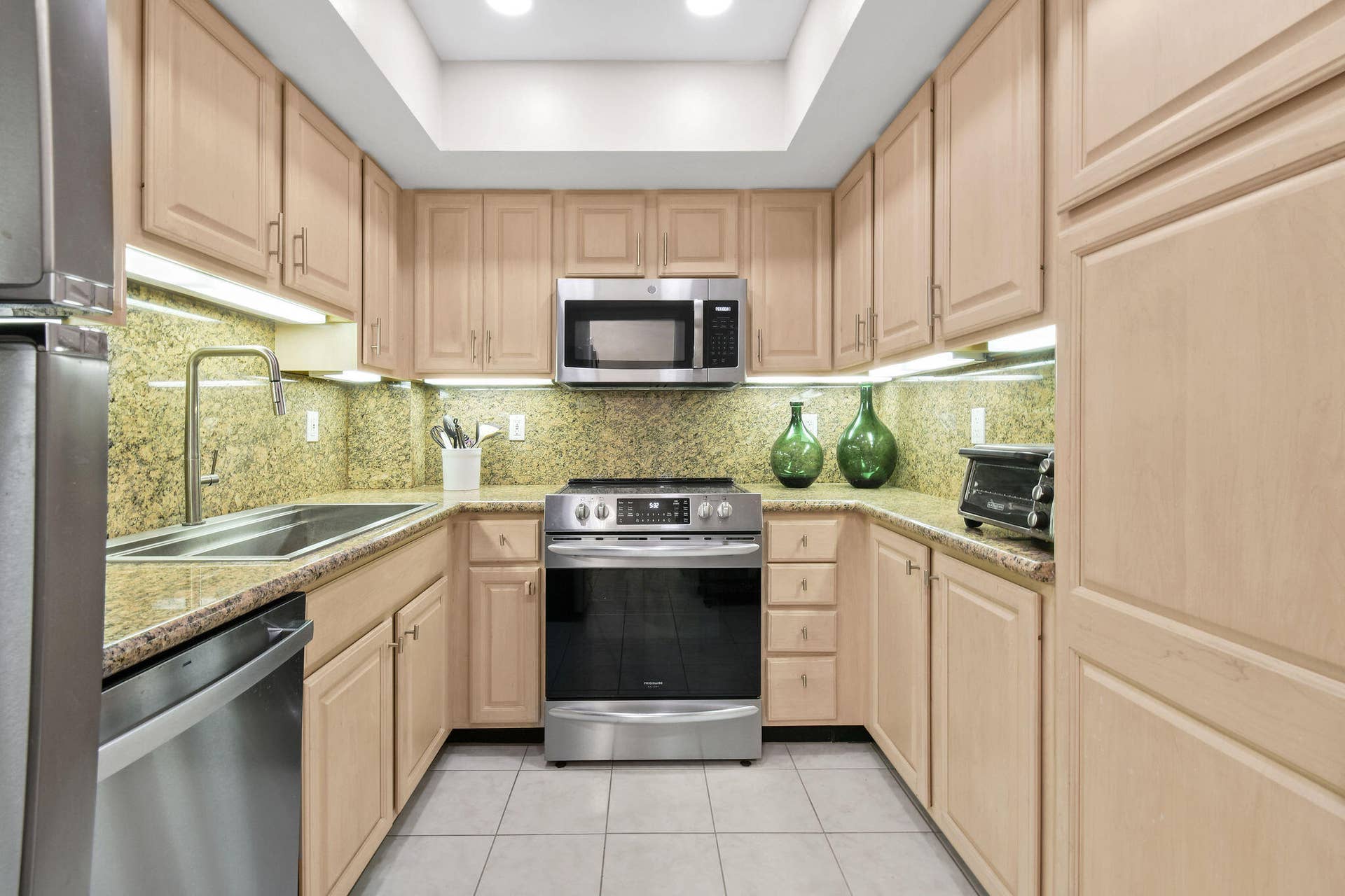 227 Brazilian Avenue, #2H, Palm Beach, FL 33480 227BrazilianAve#2H(15)