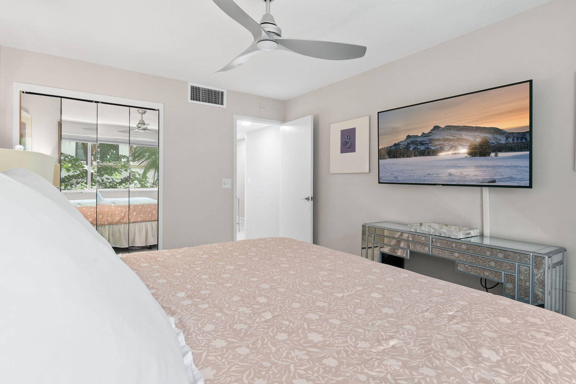 227 Brazilian Avenue, #2H, Palm Beach, FL 33480 227BrazilianAve#2H(22)