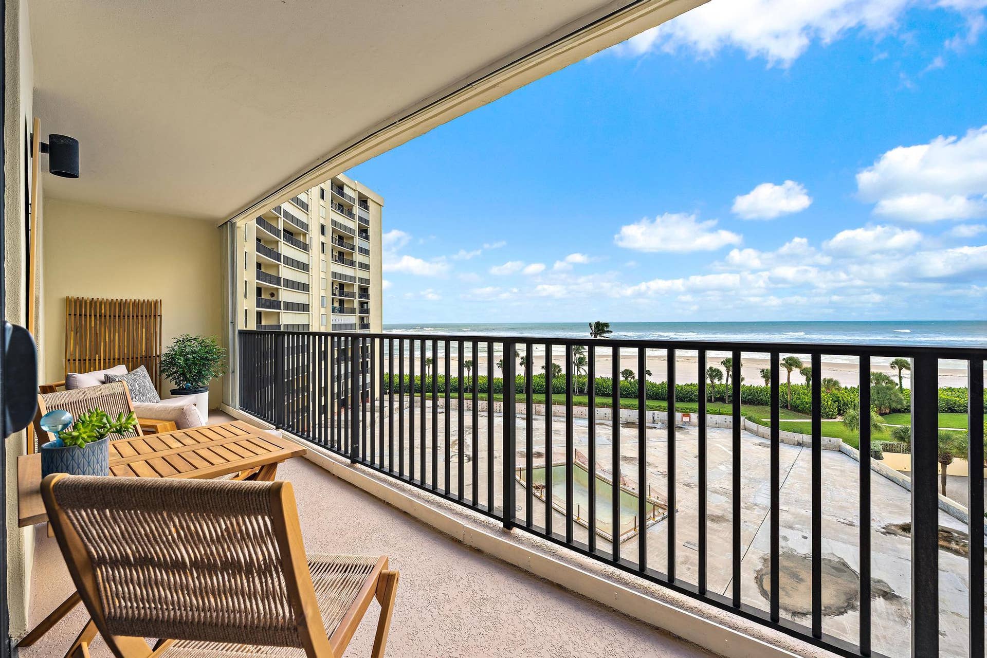 400 Ocean Trail Way, #608, Jupiter, FL 33477 Covered Balcony