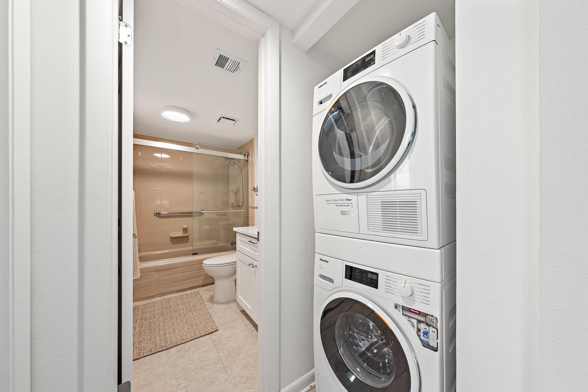 400 Ocean Trail Way, #608, Jupiter, FL 33477 Laundry