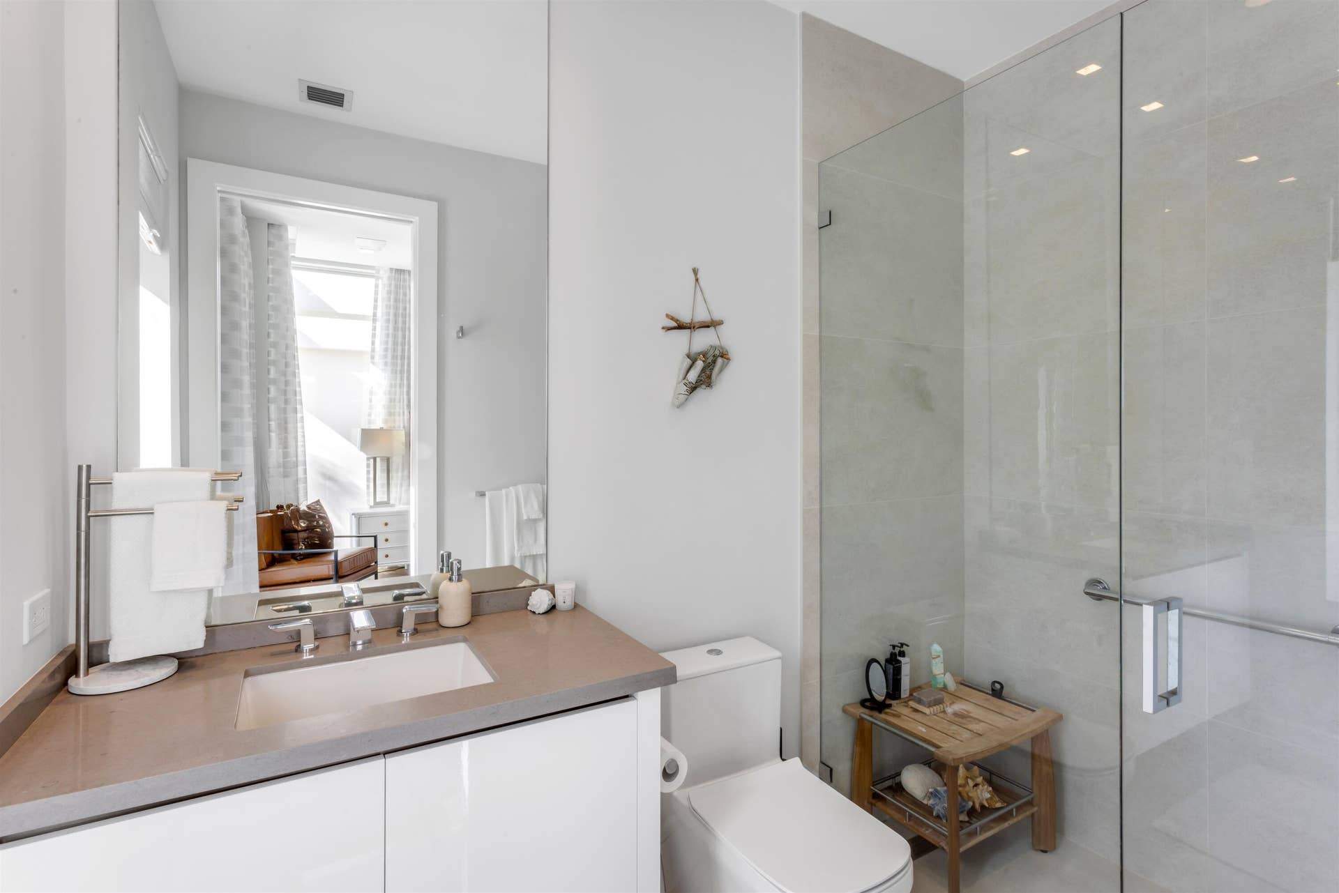 BATHROOM_1