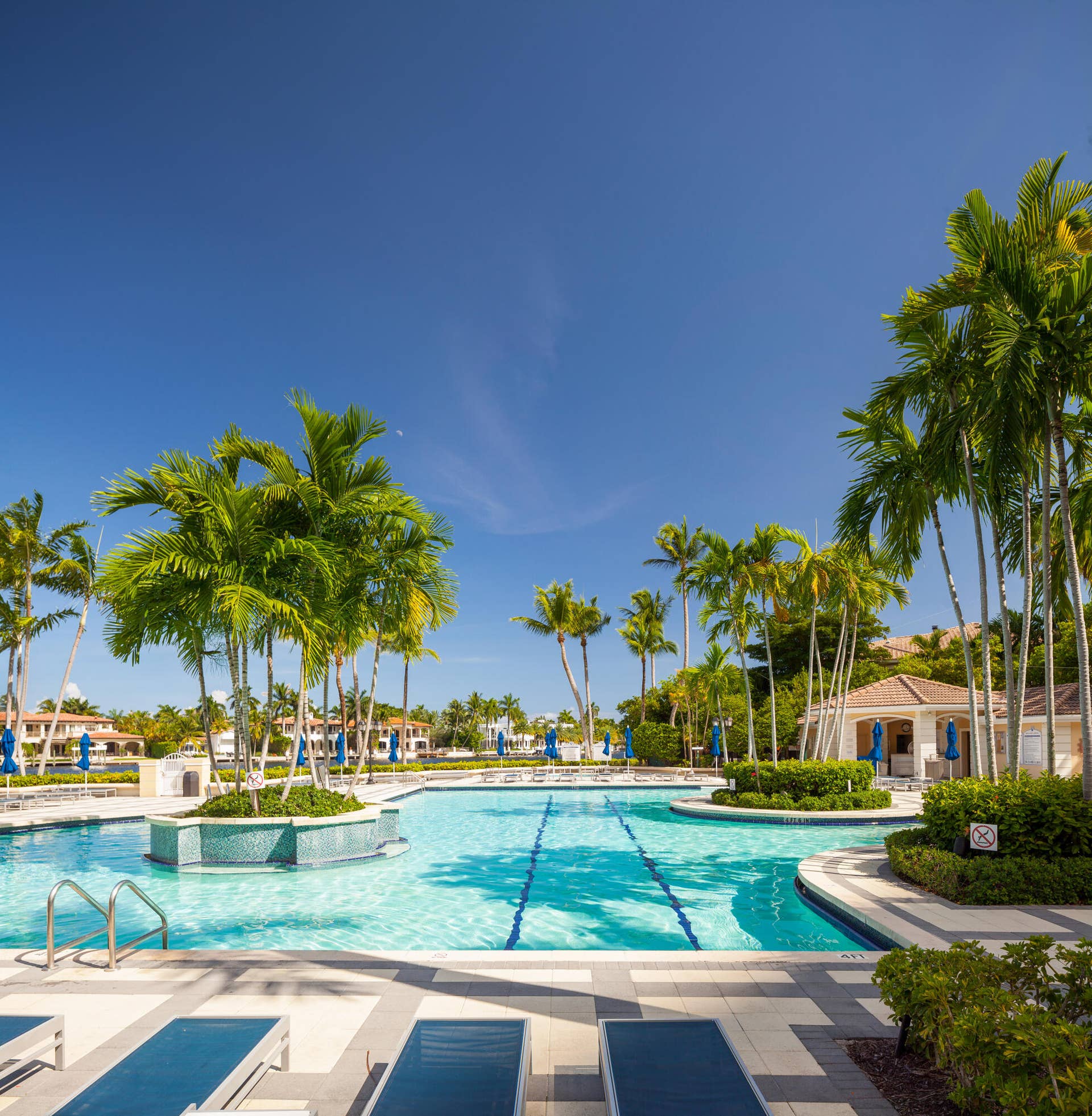 21200 POINT Place, #801, Aventura, FL 33180 Ammenities - Intracoastal Pool